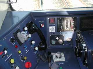 Dans le cockpit - 1500 Volts continus fournis par les caténaires de notre puissante motrice